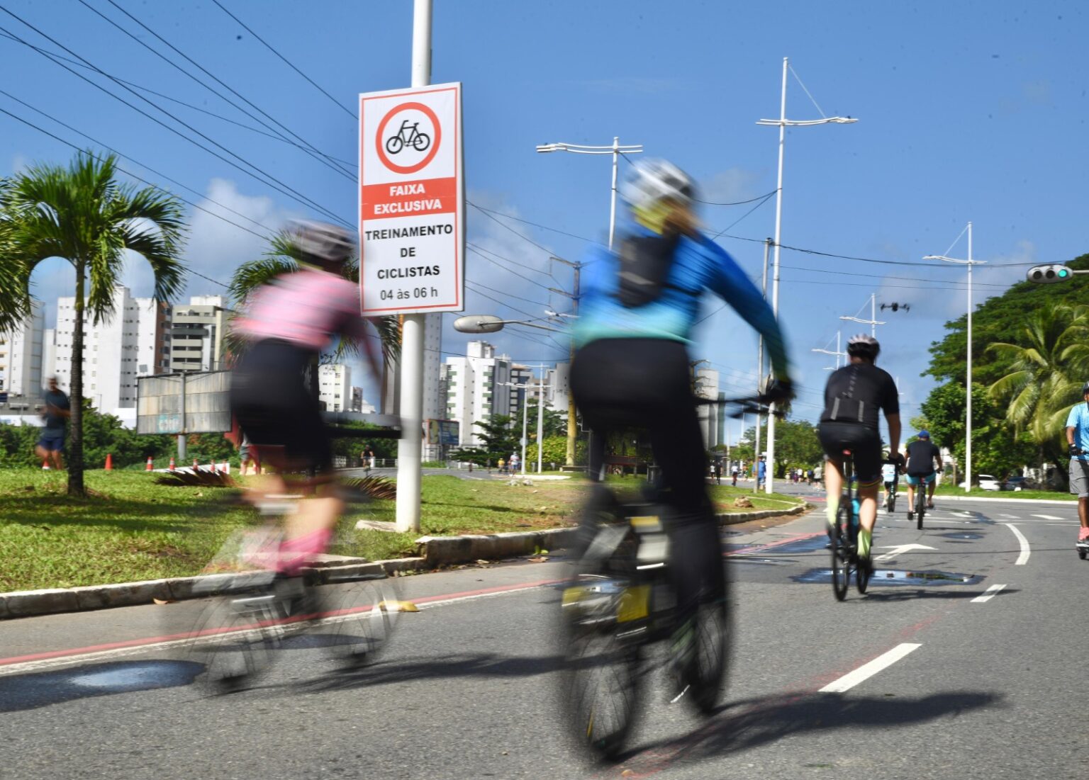 ciclistas bicicleta bike ciclovias em salvador