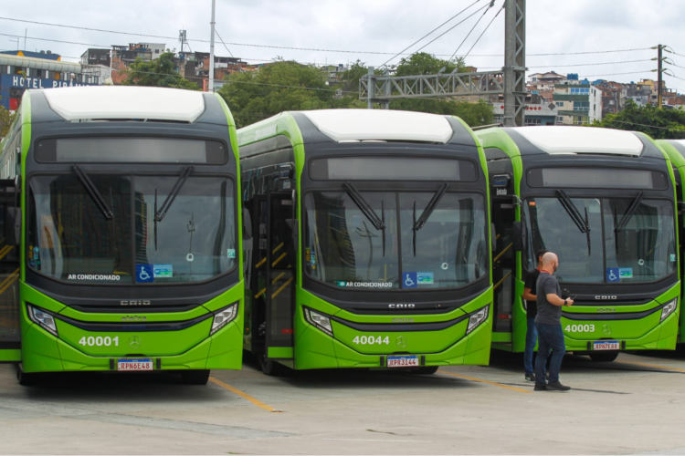 Ônibus elétrico Mercedes-Benz revoluciona transporte em Salvador
