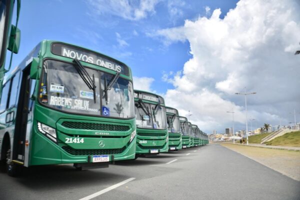ônibus de Salvador barro duro