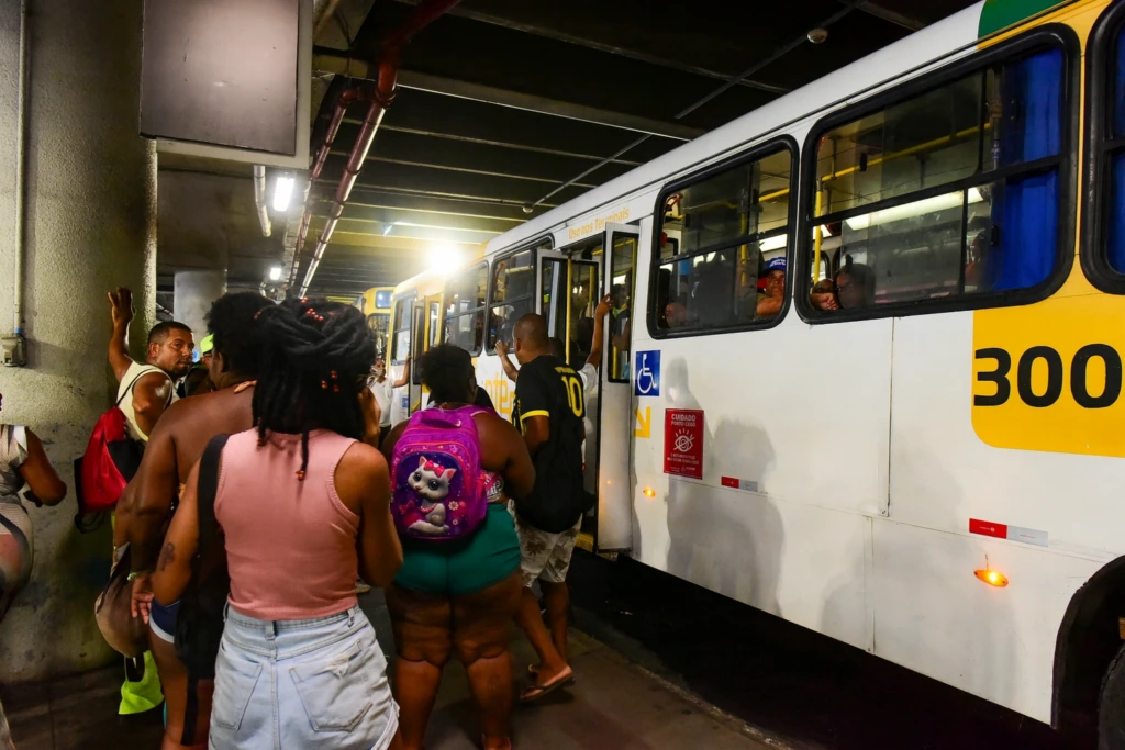 Linhas de ônibus que operam na Lapa