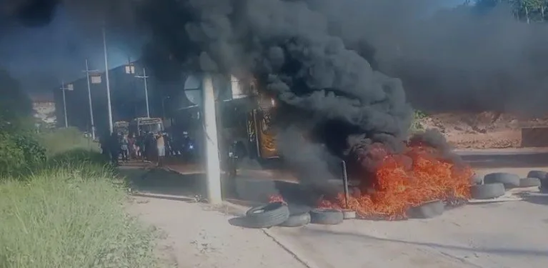Protesto na Estrada do Derba
