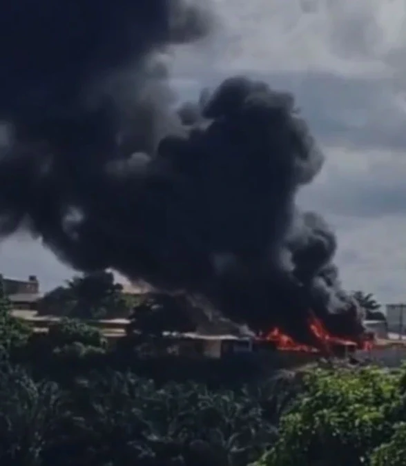 incêndio em Lauro de Freitas